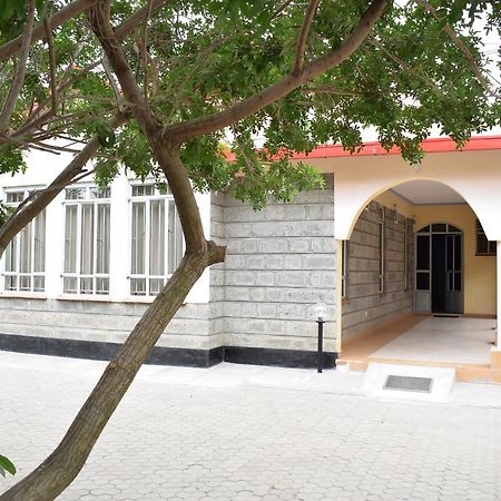 Tommy'S Airport Lounge Syokimau Exterior foto
